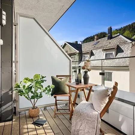 Apartment Modern With Balcony Bergen