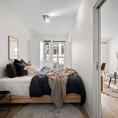 Apartment Modern With Balcony *